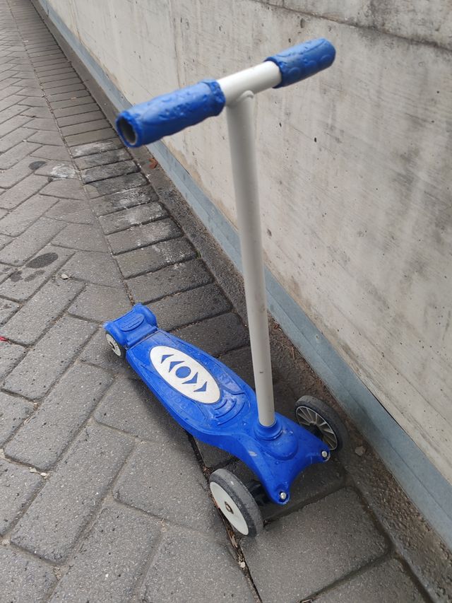 Patinete infantil azul