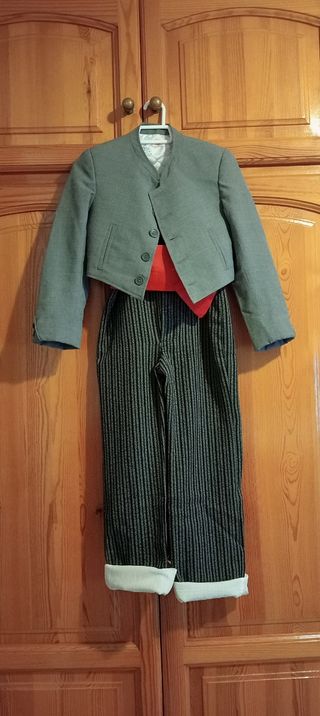 Traje Rociero Niño Talla 7 Gris y Rojo