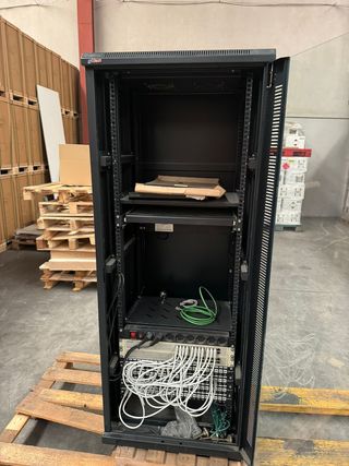 Armario rack servidor 19” – gabinete de red.