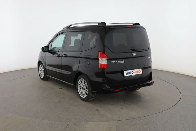 Ford Tourneo Courier 1.0 EcoBoost Titanium