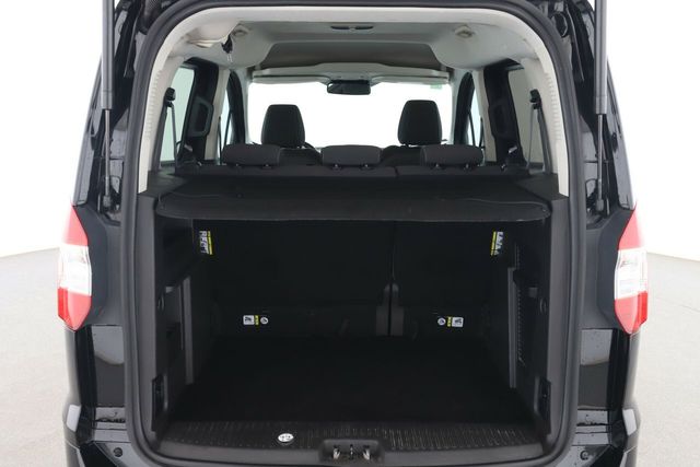 Ford Tourneo Courier 1.0 EcoBoost Titanium