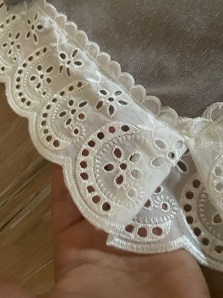 Set cucina grigio in tessuto con riporti in pizzo