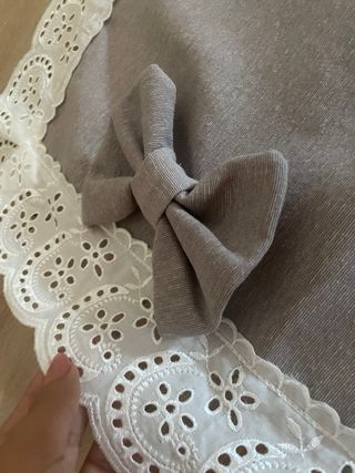 Set cucina grigio in tessuto con riporti in pizzo