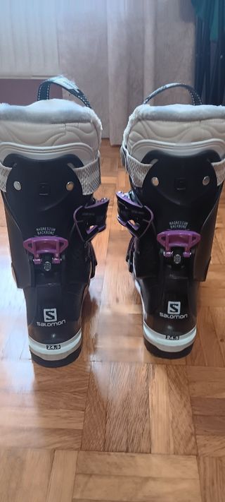 Botas y esquís para mujer