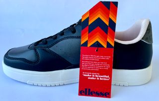 Zapatillas Ellesse Negras y Beige 