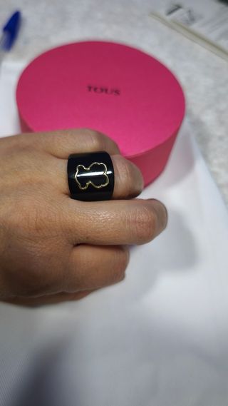 Anillo Tous Resina Negro y Oro