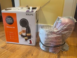 Cafetera Dolce Gusto Piccolo XS Roja