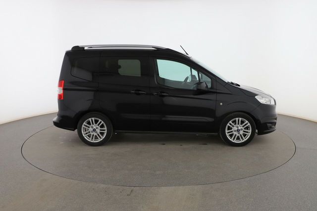 Ford Tourneo Courier 1.0 EcoBoost Titanium
