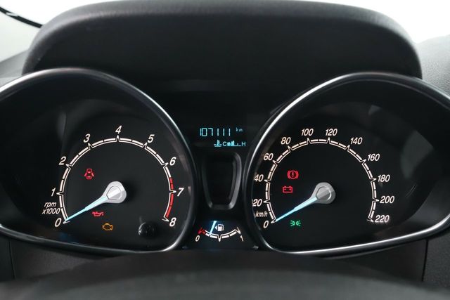 Ford Tourneo Courier 1.0 EcoBoost Titanium