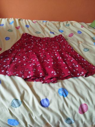 Falda pantalón corta floral roja