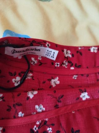 Falda pantalón corta floral roja
