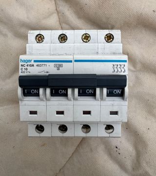 HAGER INTERRUTTORE AUTOM MAGNETOTERMICO NC410A C10