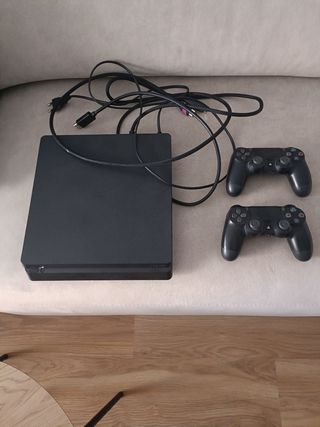 PS4 (PlayStation 4) Negra + 2 Mandos