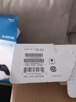 PS4 (PlayStation 4) Negra + 2 Mandos