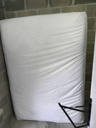 Divano pieghevole bianco e wengé