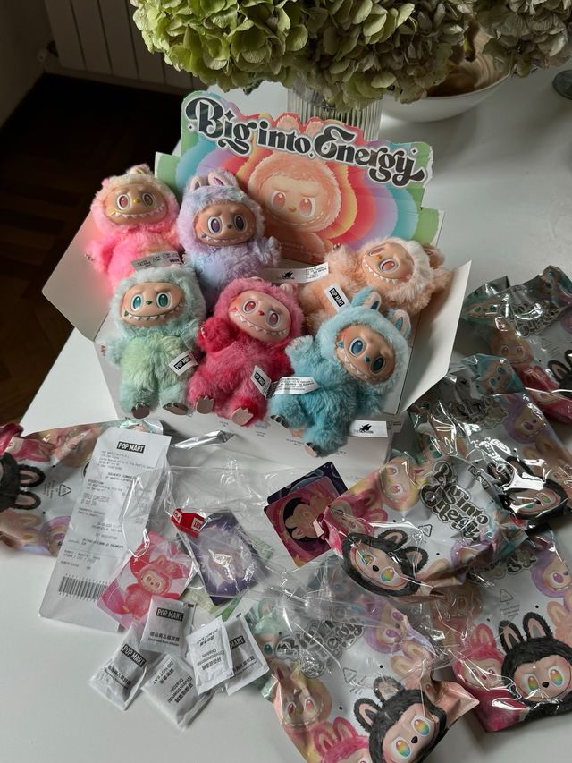 Labubu Big Into Energy love rosso Nuovo originale