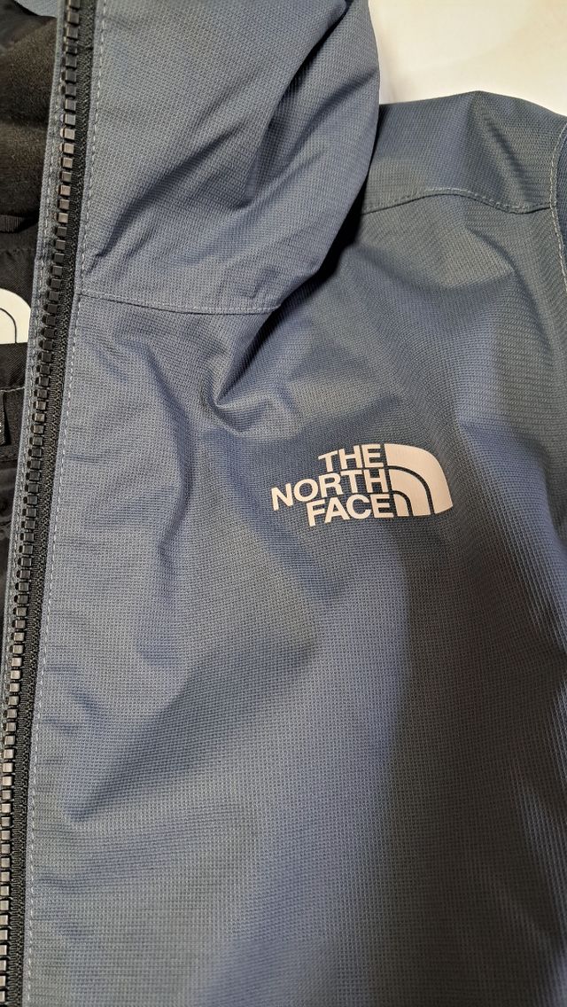 The North Face Abrigo Cortavientos Gris