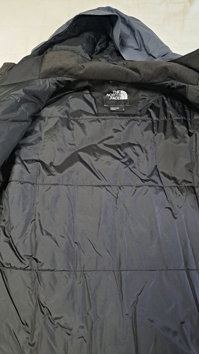 The North Face Abrigo Cortavientos Gris