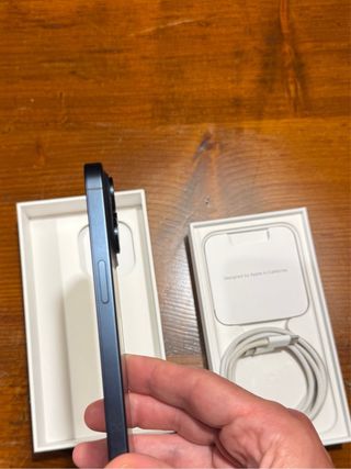 iPhone 15 Pro 1TB blu titanio