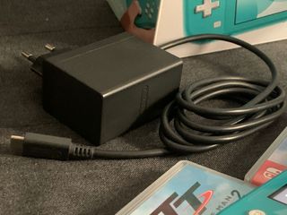 Nintendo Switch Lite Turquesa + 64GB +Juego