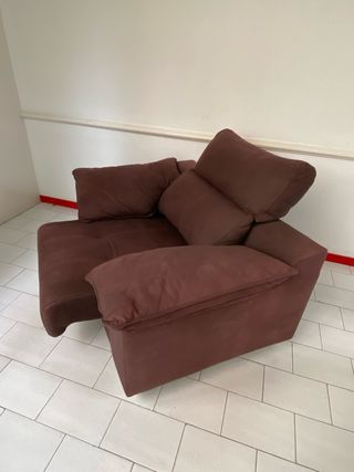 Sillón marrón de tela imitacions Alcàntara