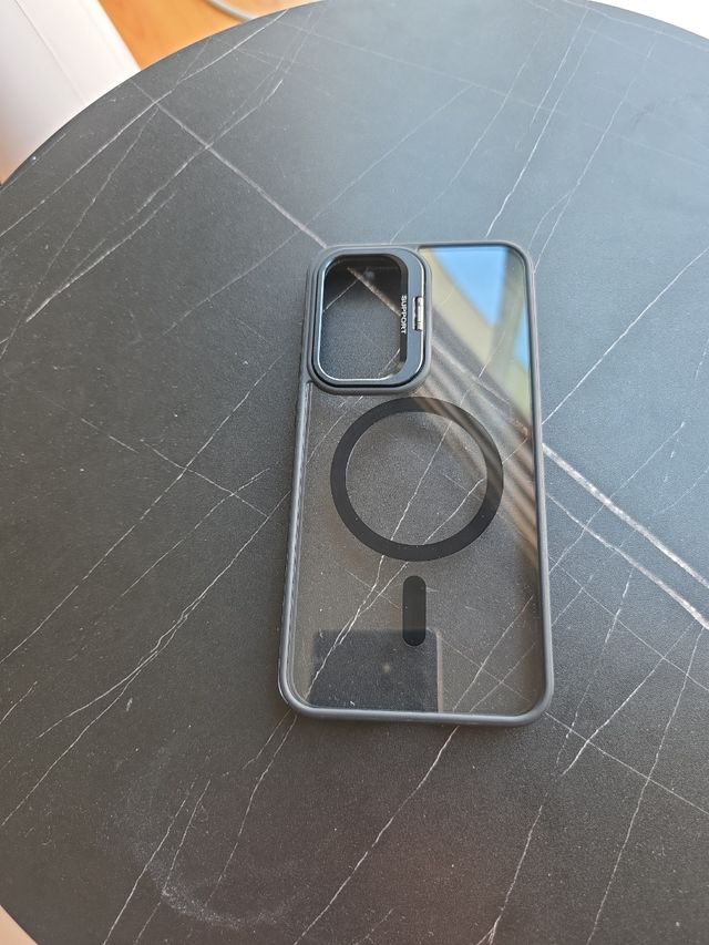 Funda transparente para iPhone con MagSafe