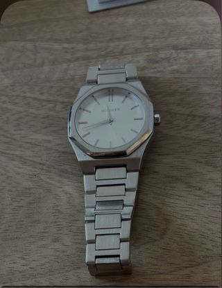 RELOJ DE PULSERA MARCA MILLNER