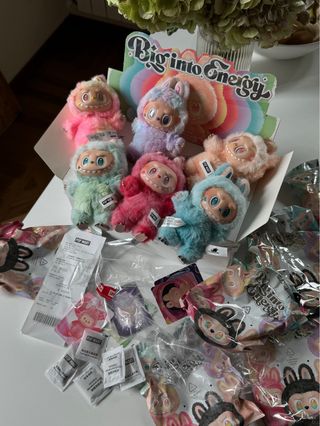 Labubu Big Into Energy love rosso happiness