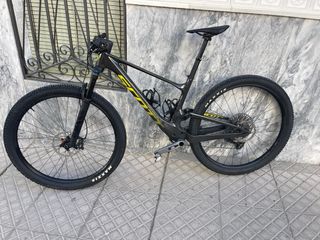 Scott Spark RC TEAM ISSUE 2025
TALLA M