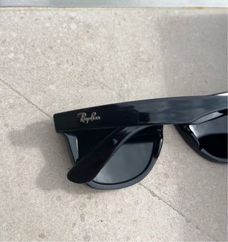 Gafas Ray-Ban Wayfarer Negras (caja algo rota)