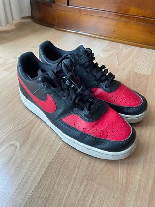 Nike Court Borough Rojas y Negras Talla 43