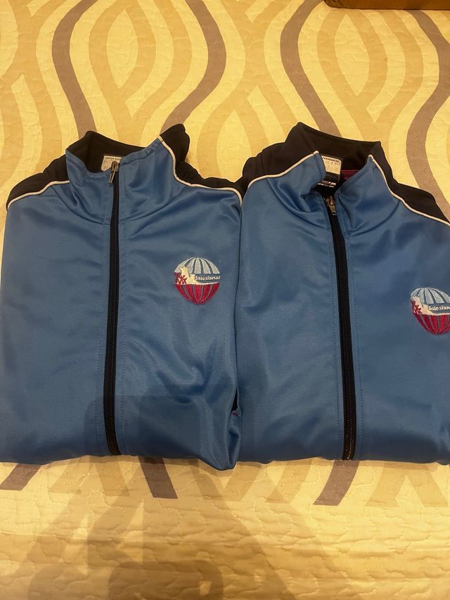 Dos chaquetas chándal Salesianas Talla S