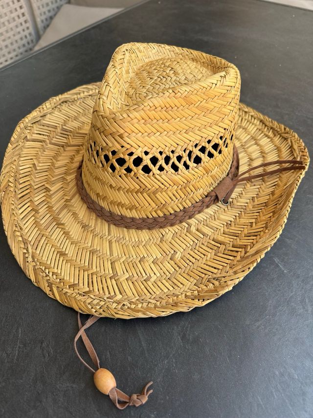 Sombrero de paja estilo vaquero