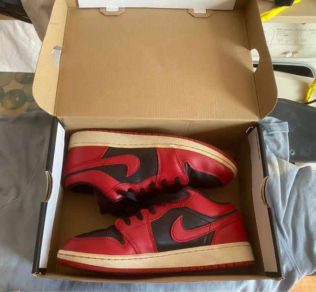 Jordan 1 Low Bred Red/Black Talla 40