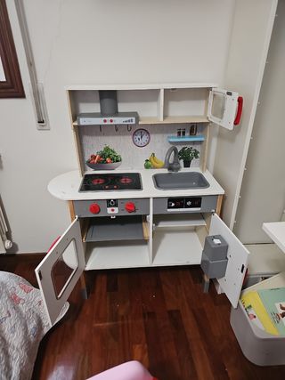 Cocinita de madera infantil