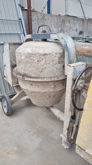Hormigonera 300L