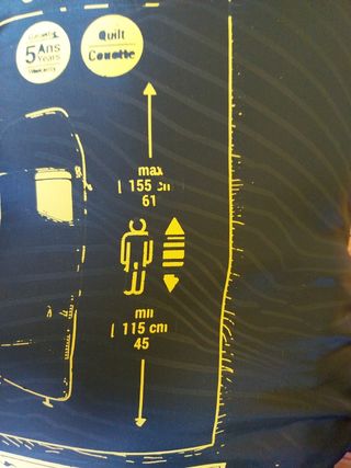 Saco de dormir infantil azul de la marca decathlon