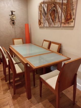 Mesa de comedor y 6 sillas