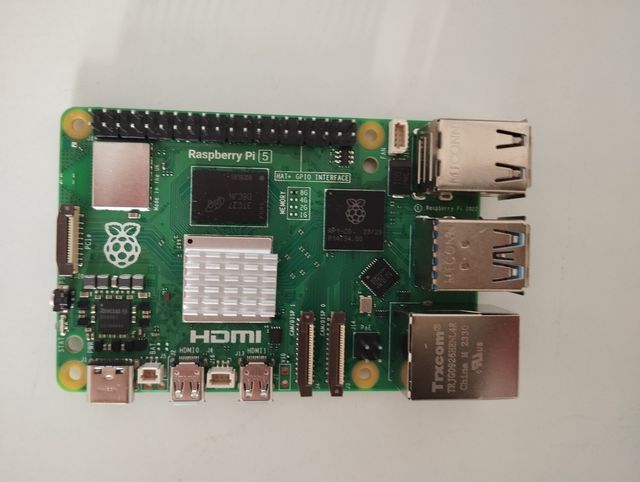 Raspberry Pi 5 Starter Kit 8GB