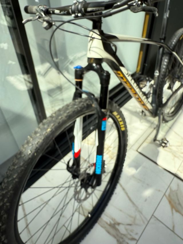 Bicicleta specialized Rígida Full Carbono