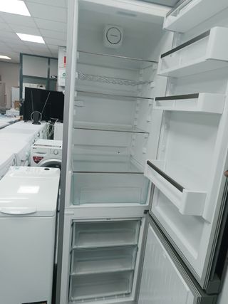 Pack Nevera Liebherr y Lavadora Blanca
