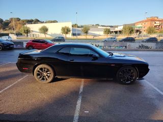 Dodge Challenger  srt8 6.4