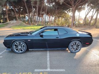 Dodge Challenger  srt8 6.4