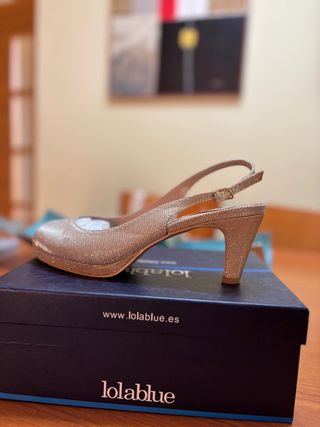 Zapatos de fiesta Lola Blue dorados
