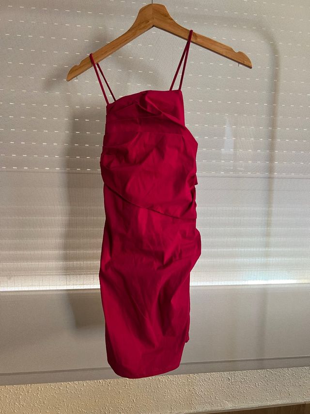 Vestido fucsia Pull&Bear