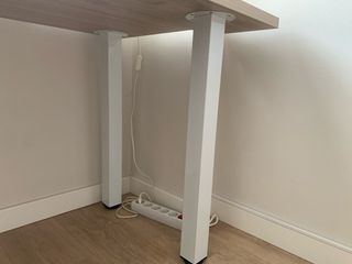 URGE. Mesa escritorio de madera clara