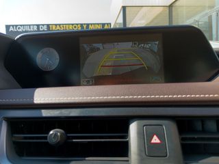 Lexus UX 250 h Business