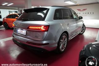 Audi Q7 2021 60TFSIe S-Line