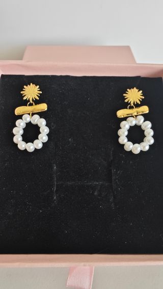 Pendientes estrella y perlas acero dorado