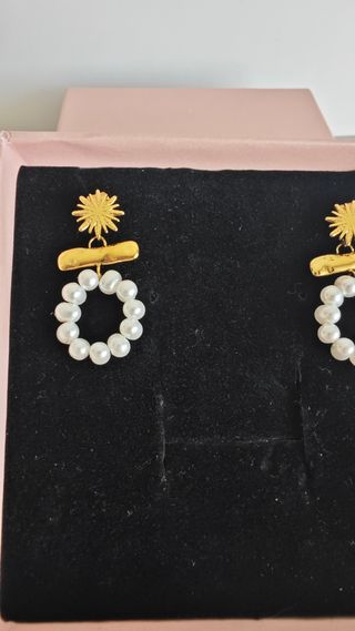 Pendientes estrella y perlas acero dorado